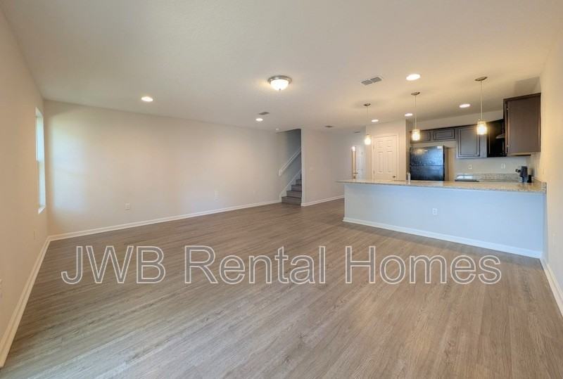 2837 Regulus Dr - Photo 4 of 19