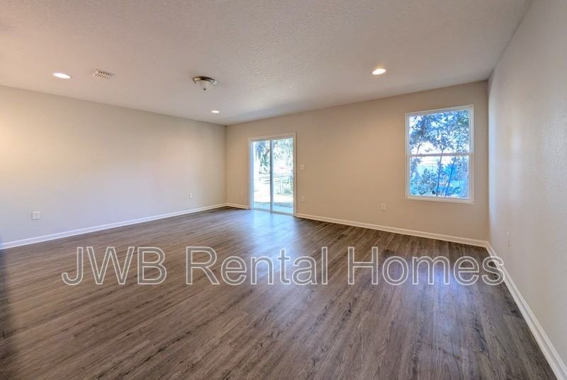 2837 Regulus Dr - Photo 5 of 19