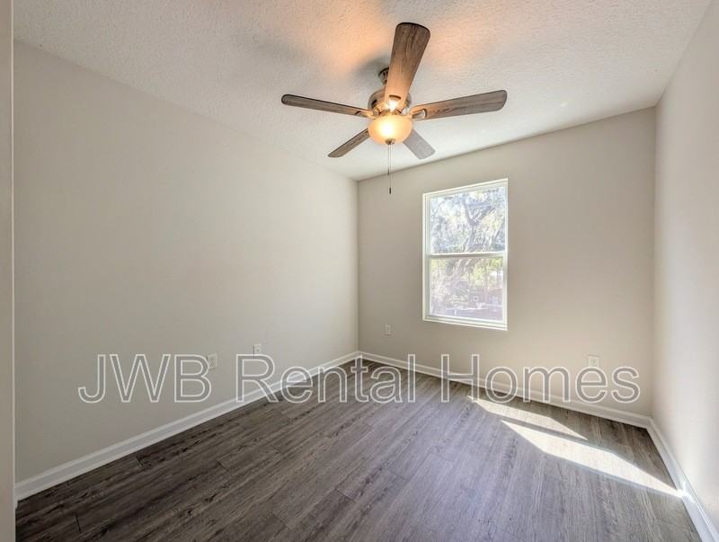 2837 Regulus Dr - Photo 6 of 19