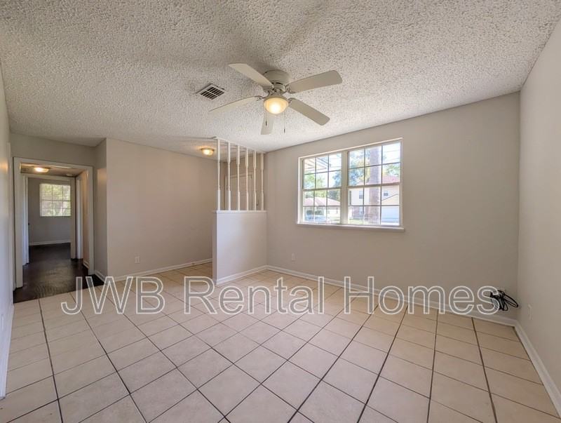 8223 Hewitt St - Photo 5 of 18