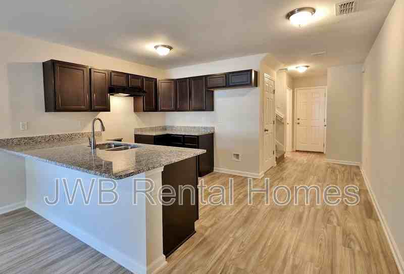 8495 Mcgirts Village Ln - Photo 3 of 8