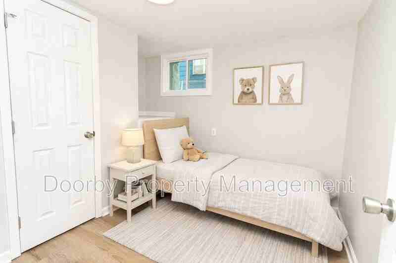 1714 Portland St #C - Photo 6 of 14