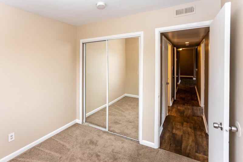 2627 Wimpole Ave - Photo 2 of 9