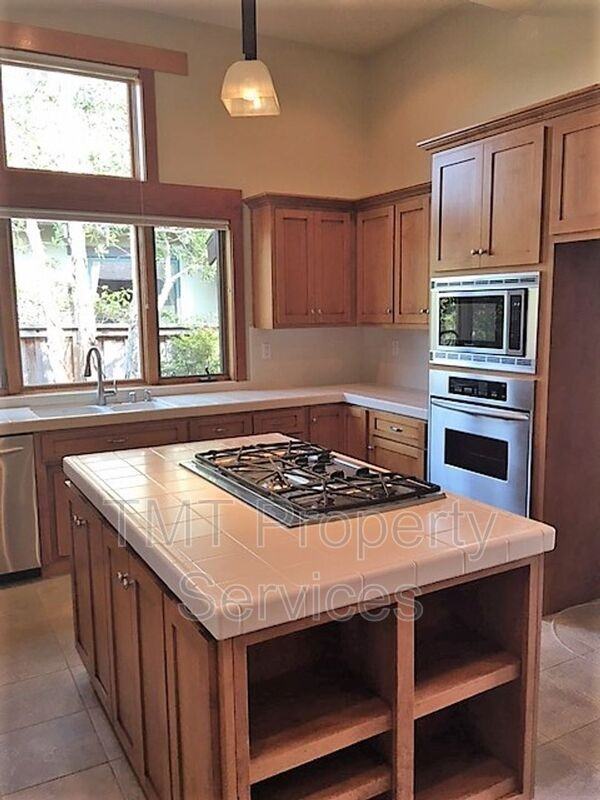 760 Avocet Way - Photo 3 of 13