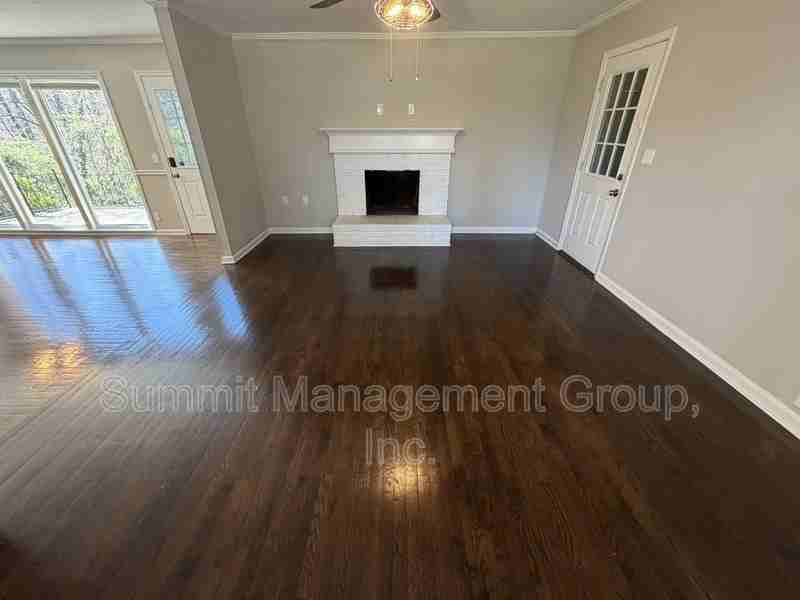 3489 Fairview Rd - Photo 4 of 43