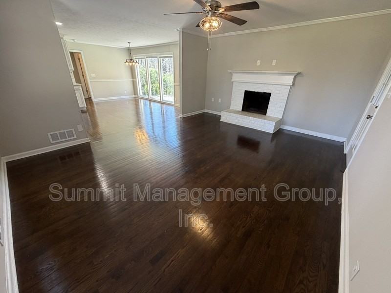 3489 Fairview Rd - Photo 5 of 43