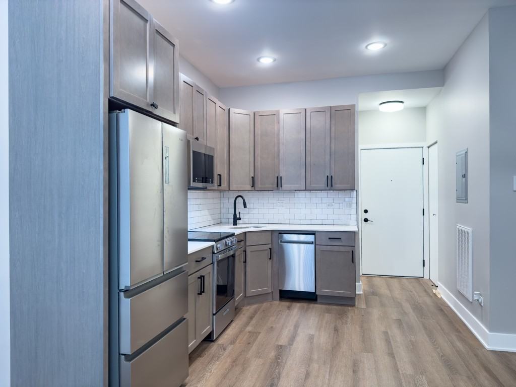 5600 N Sheridan Rd #1A - Photo 3 of 19