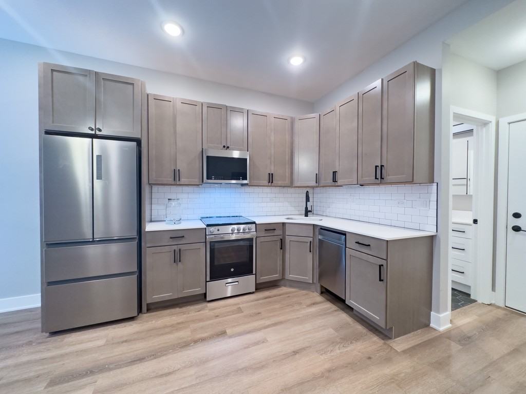 5600 N Sheridan Rd #1A - Photo 4 of 19