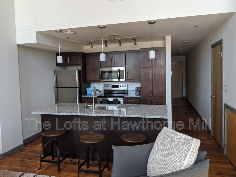 1101 Hawthorne Ln #212 - Photo 2 of 7