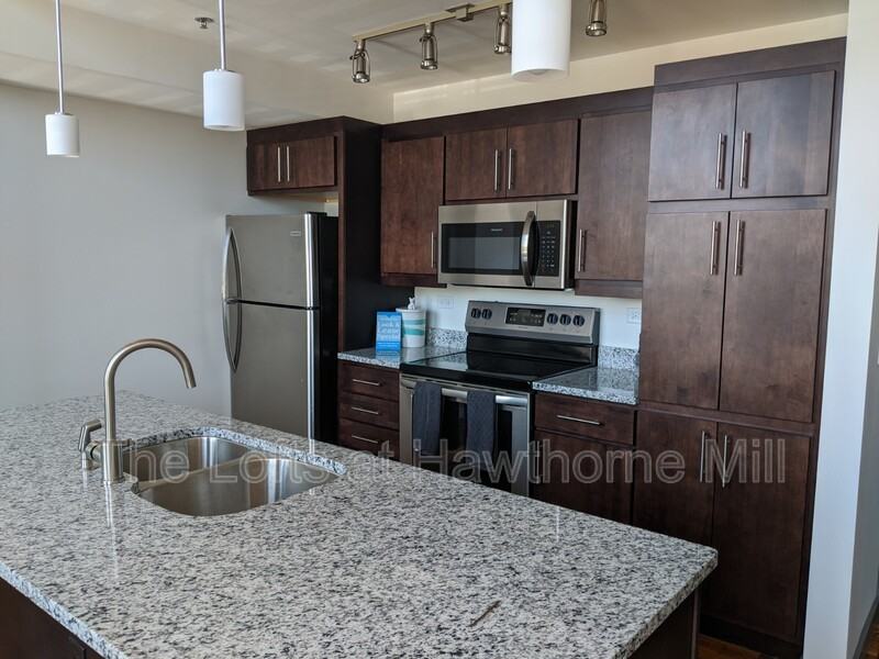 1101 Hawthorne Ln #212 - Photo 5 of 7