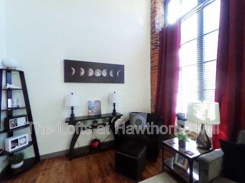 1101 Hawthorne Ln #116 - Photo 3 of 7