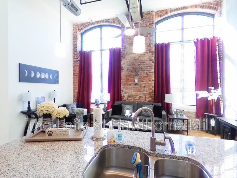 1101 Hawthorne Ln #116 - Photo 4 of 7