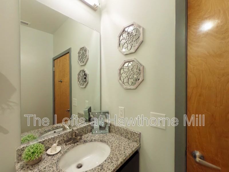 1101 Hawthorne Ln #116 - Photo 6 of 7