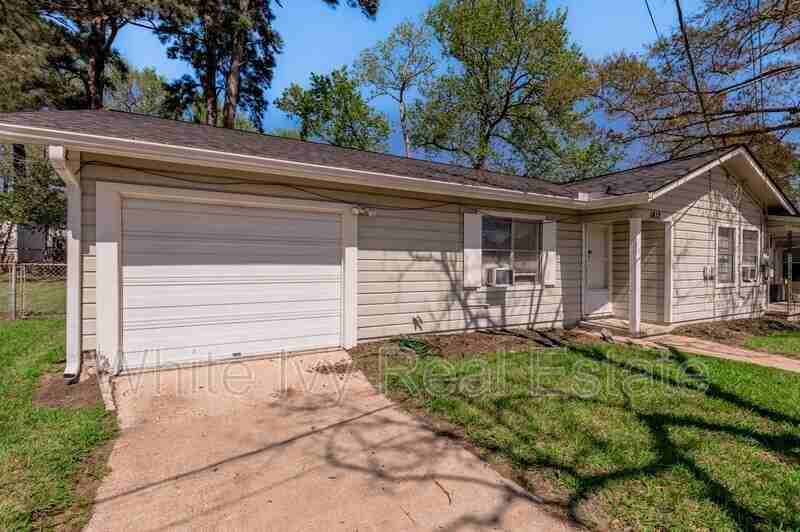 1412 22nd St #A - Photo 4 of 29