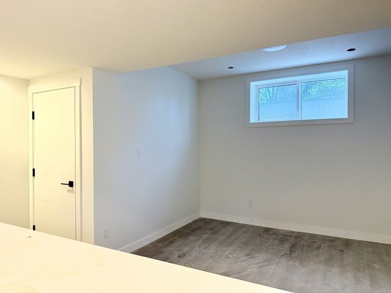 2 Garage - Photo 4 of 7