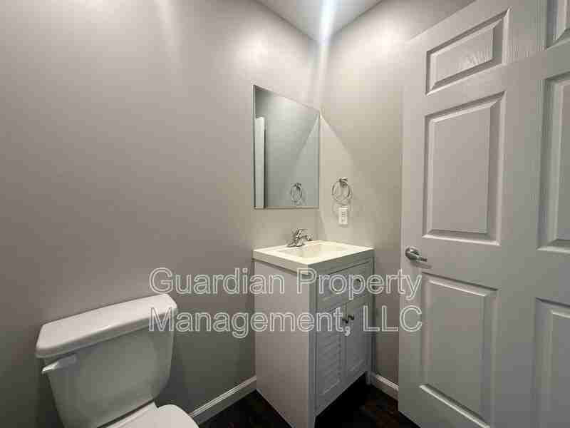 1800 Sun Valley Rd #F - Photo 2 of 9