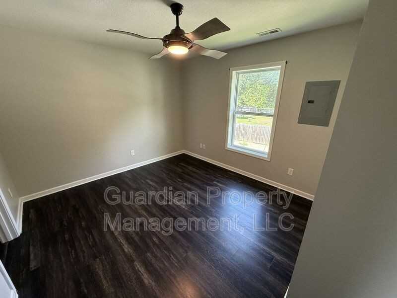 1800 Sun Valley Rd #F - Photo 5 of 9