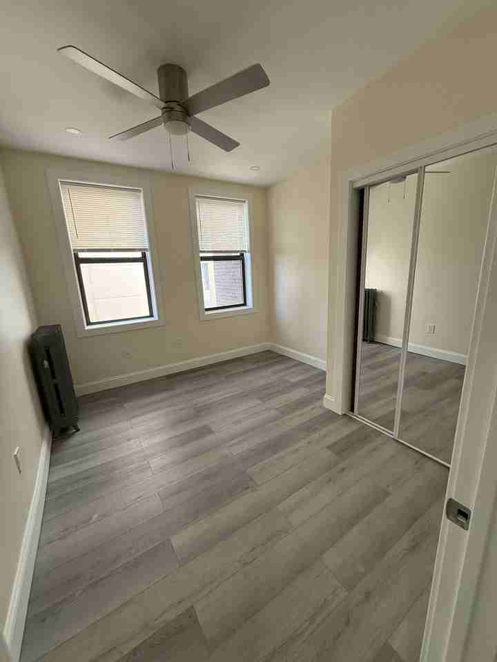 Burbank St #18 - Photo 3 of 8