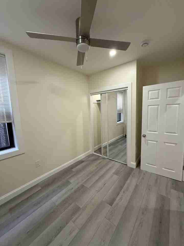 Burbank St #18 - Photo 7 of 8