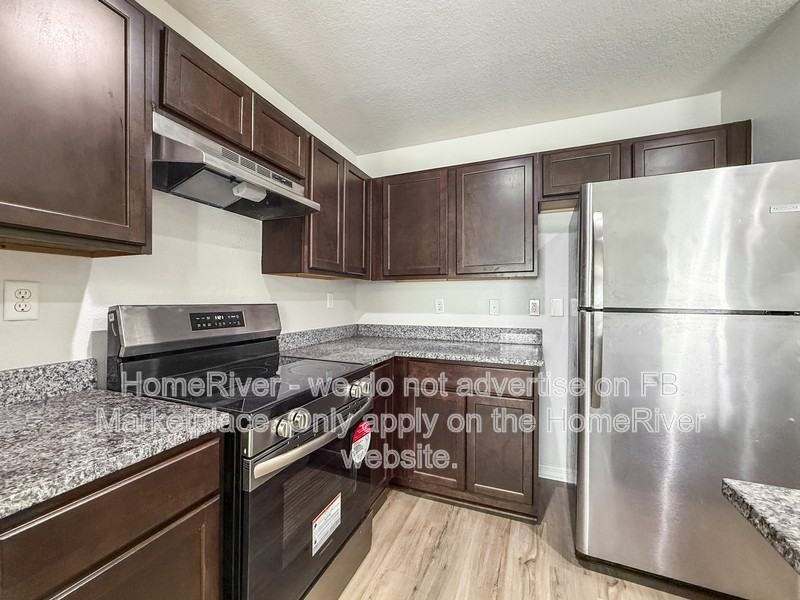 7656 Mailes Ct #202 - Photo 5 of 18
