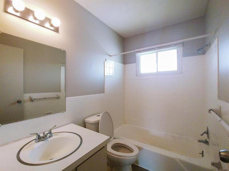 4420 S 25th St #6 - Photo 3 of 10