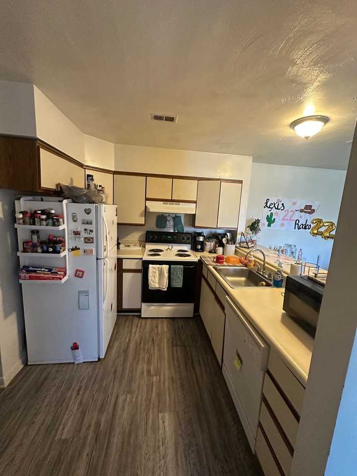 1215 Progress St Nw #G - Photo 5 of 17