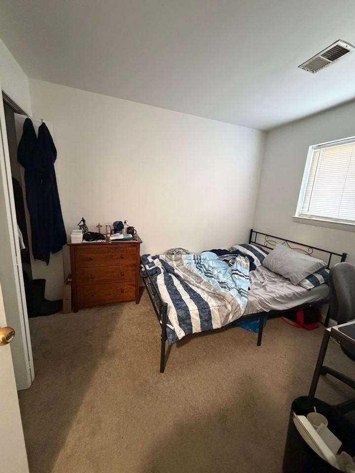 1204 University Ter #A - Photo 7 of 9