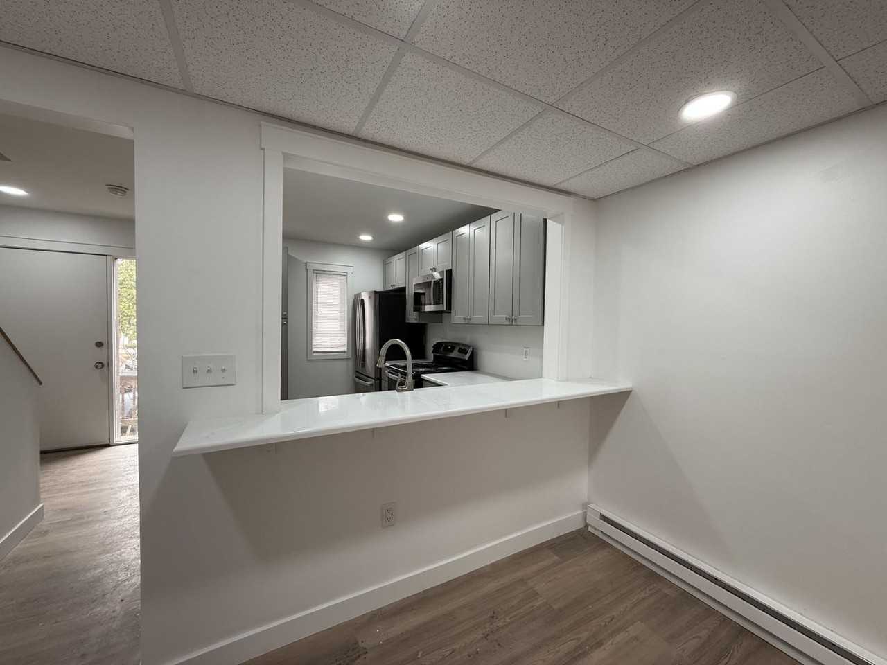 719 W College Ave - Photo 6 of 12