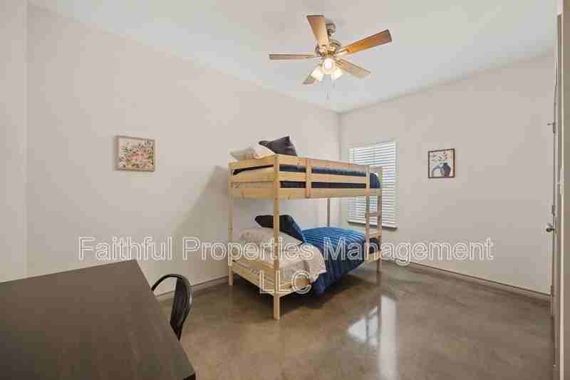 10071 Shadow Wood Cir - Photo 6 of 10