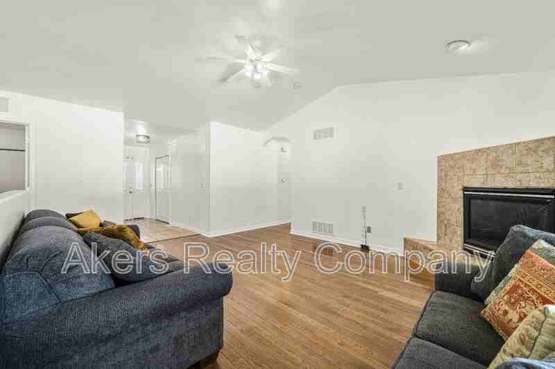 2143 Teal Ct - Photo 4 of 24