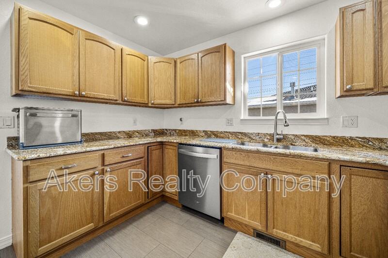 2143 Teal Ct - Photo 6 of 24