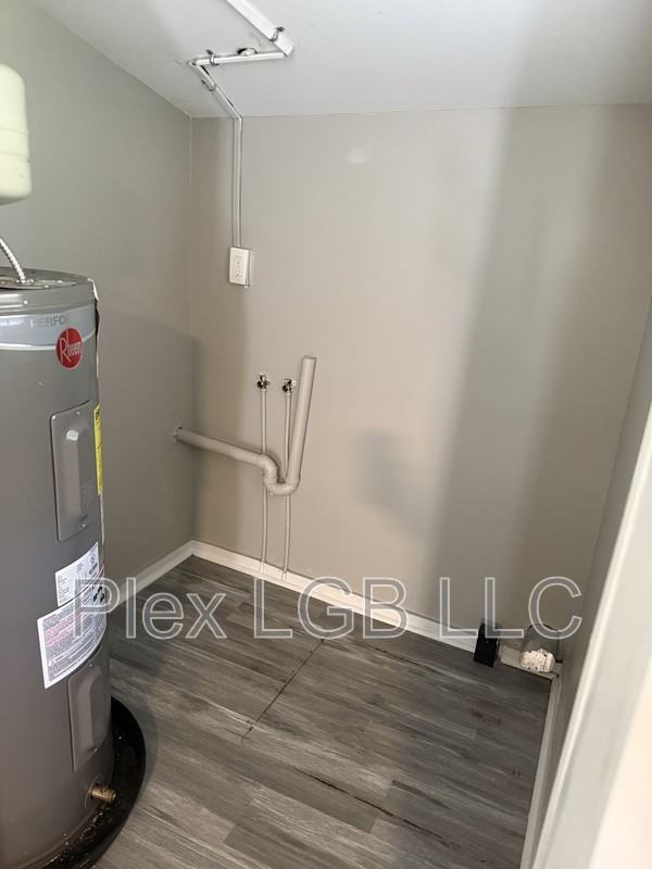 203 Front St - Photo 3 of 6