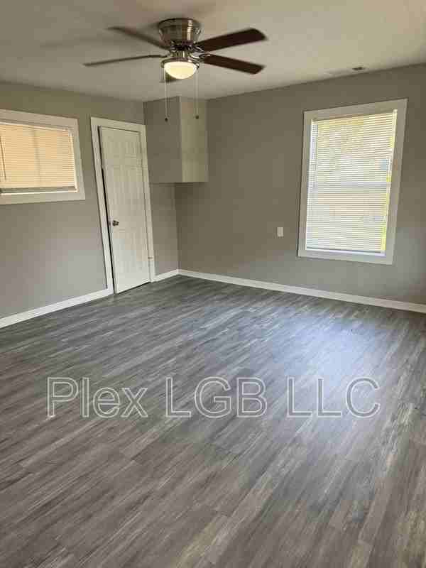 203 Front St - Photo 4 of 6