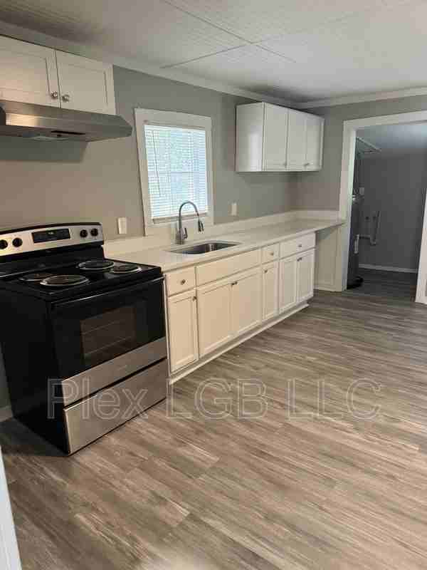 203 Front St - Photo 5 of 6