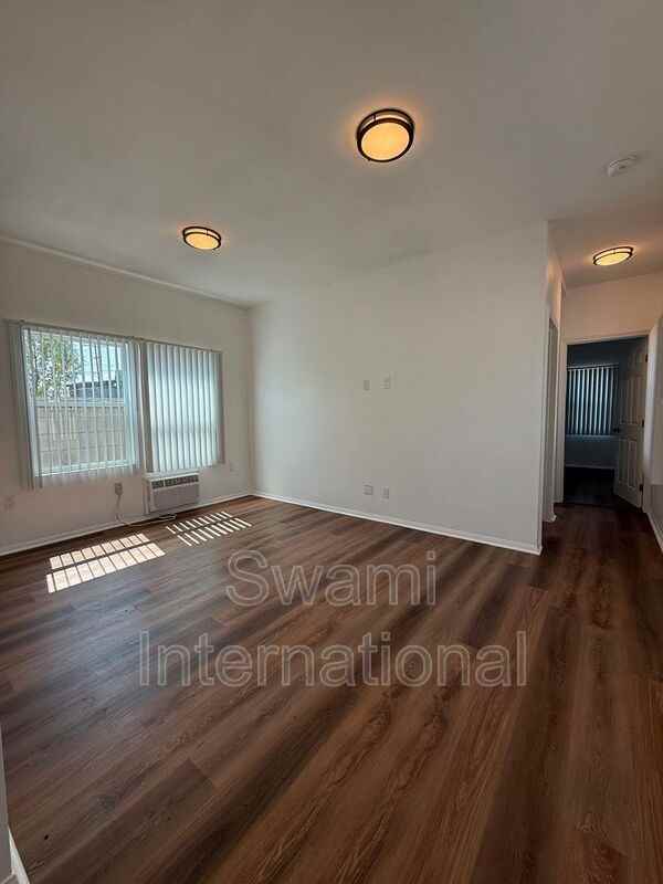 10519 S Budlong Ave #10519-3-4 - Photo 4 of 15