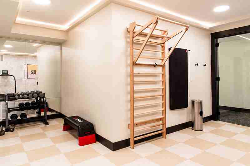 723 Mount Vernon Ave #209 - Photo 7 of 21