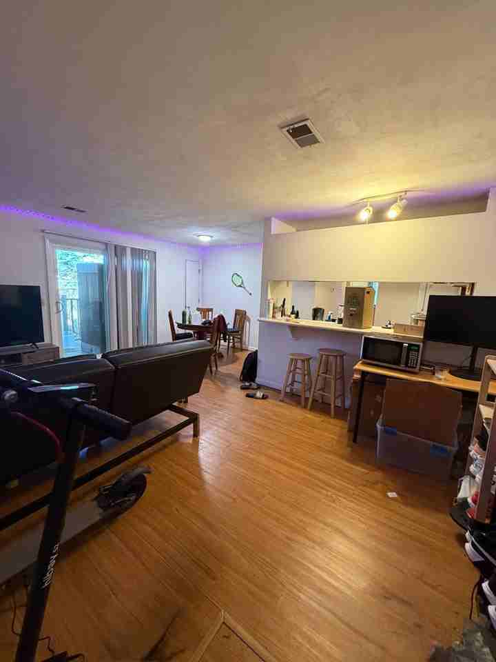 1209 University Ter #G - Photo 2 of 6