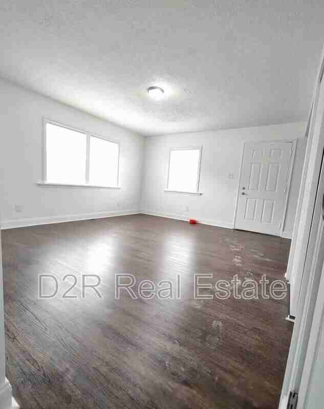 7911 Southfield Dr - Photo 3 of 14