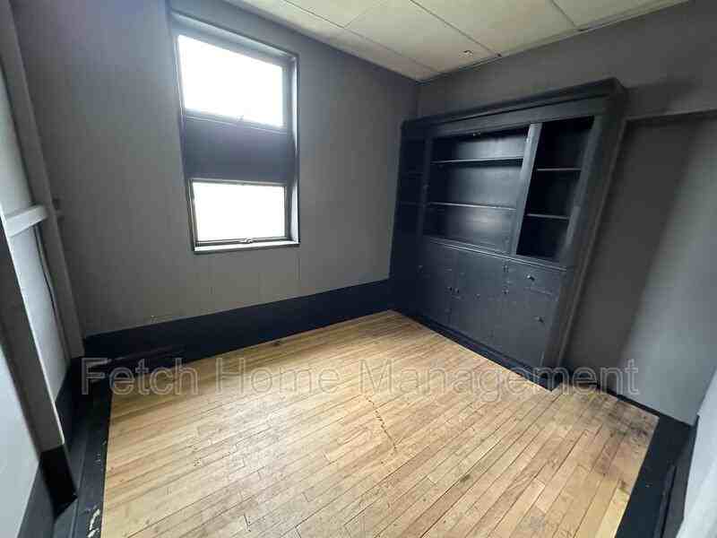 107 E Main St - Photo 7 of 16