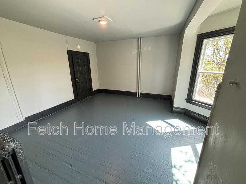 19 S Ann St #6 - Photo 4 of 9