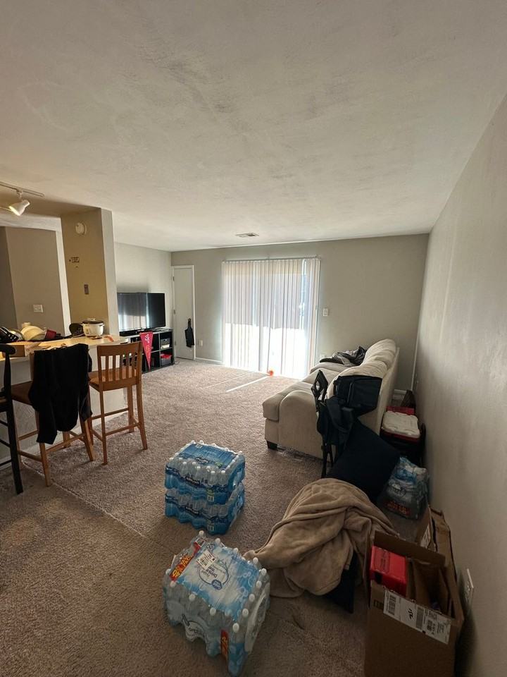 1205 University Ter #D - Photo 3 of 11