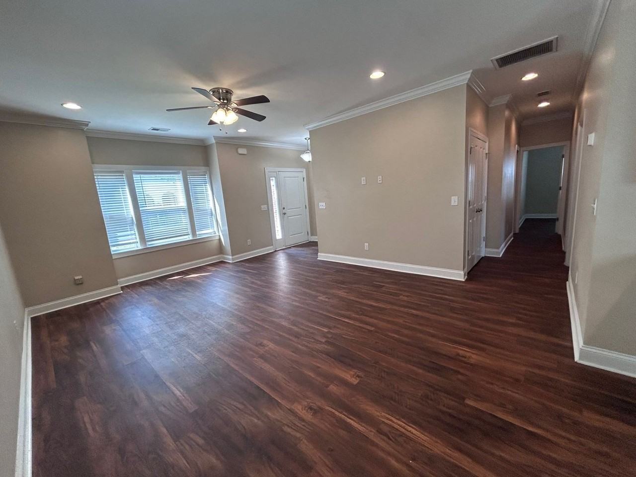 4730 Mint Ave - Photo 5 of 24