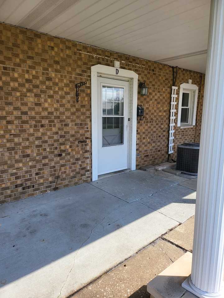 1805 E Main St #D - Photo 4 of 6