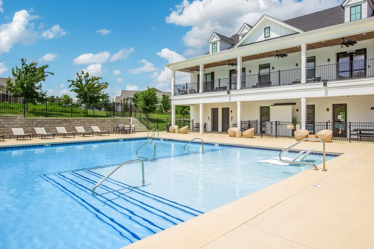 Southaven at Commonwealth - Photo 2 of 50