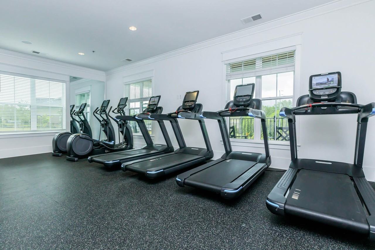 Southaven at Commonwealth - Photo 5 of 50