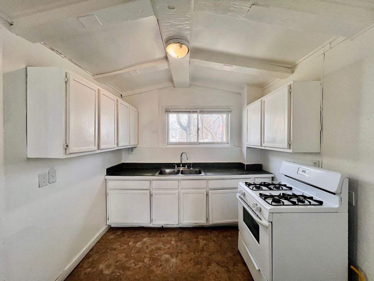 3390 Woodrow Blvd - Photo 7 of 18