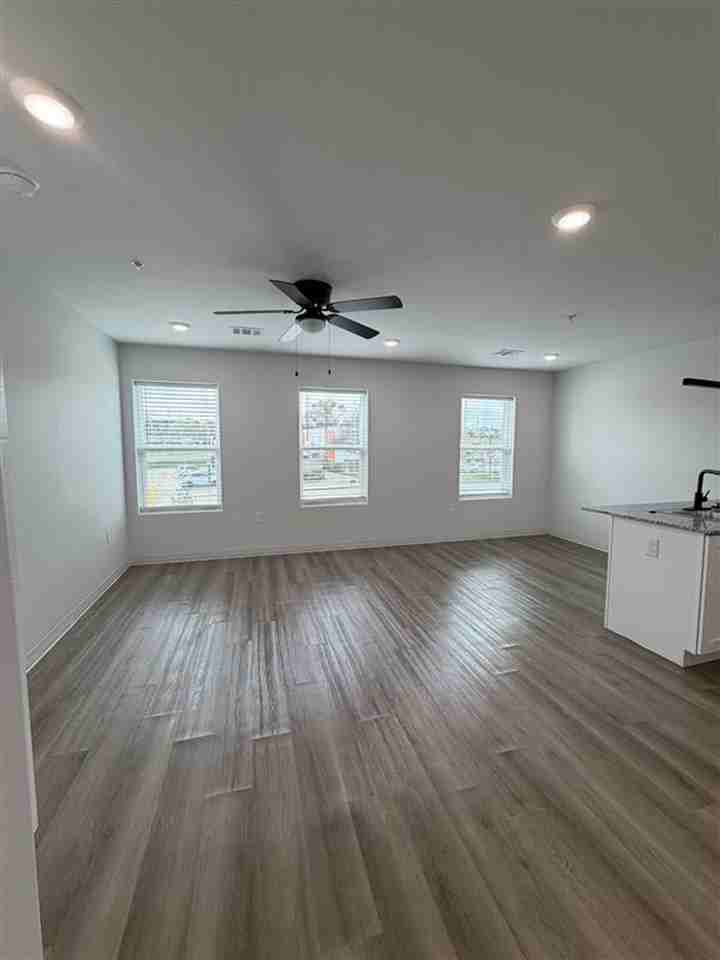 104 Village Dr #321 - Photo 4 of 13