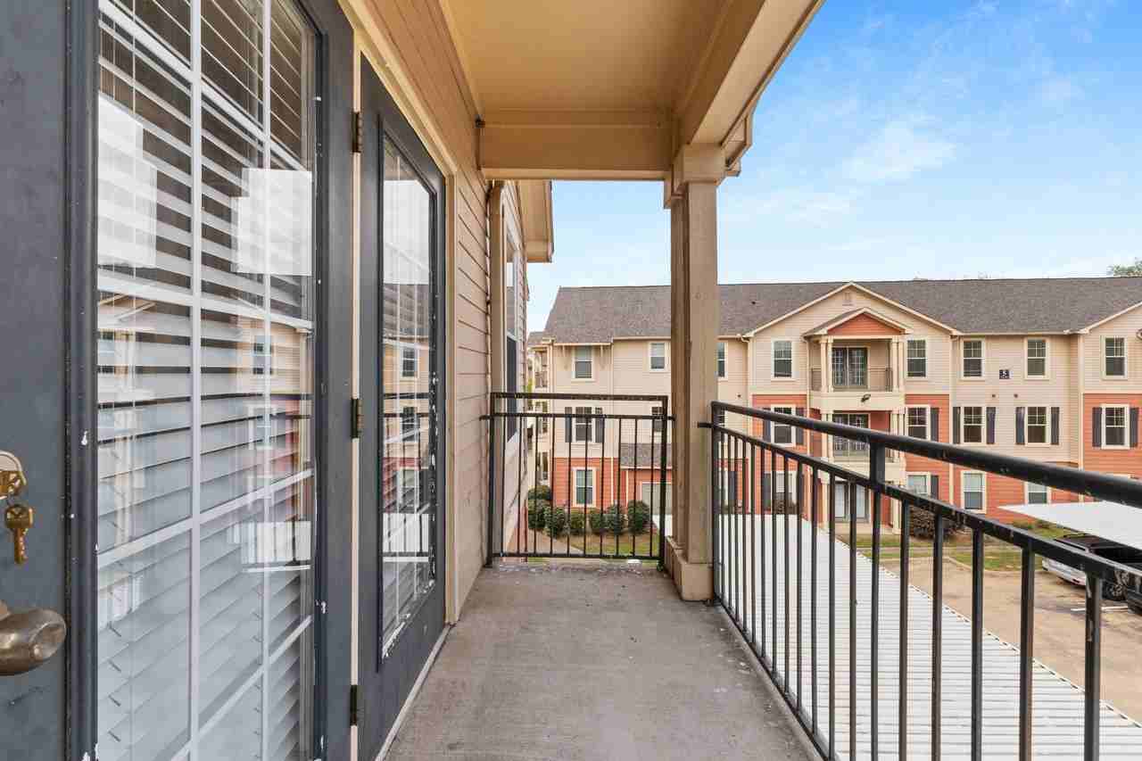 River Valley Flats - Photo 2 of 7