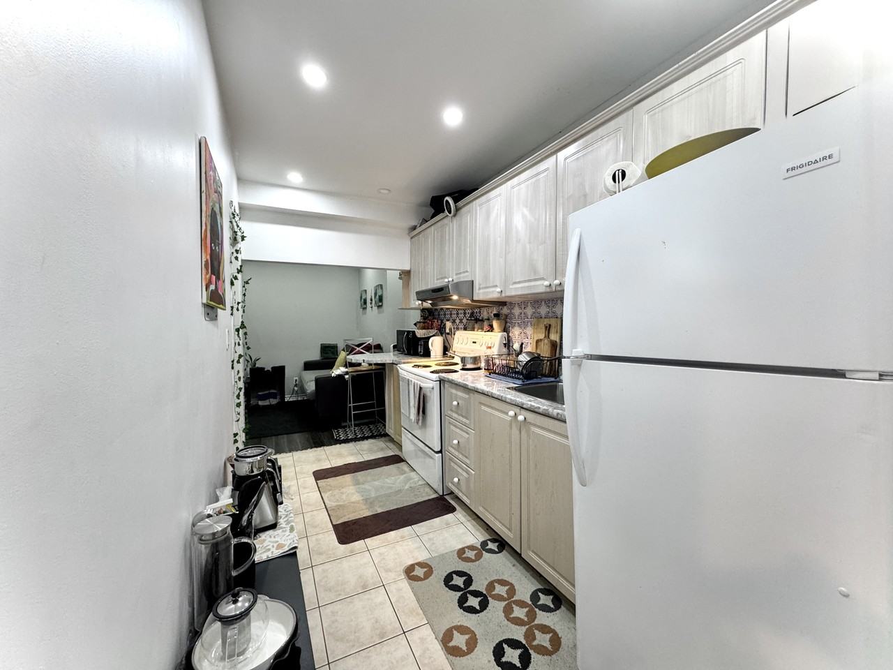 560 Bathurst St #101 - Photo 3 of 15