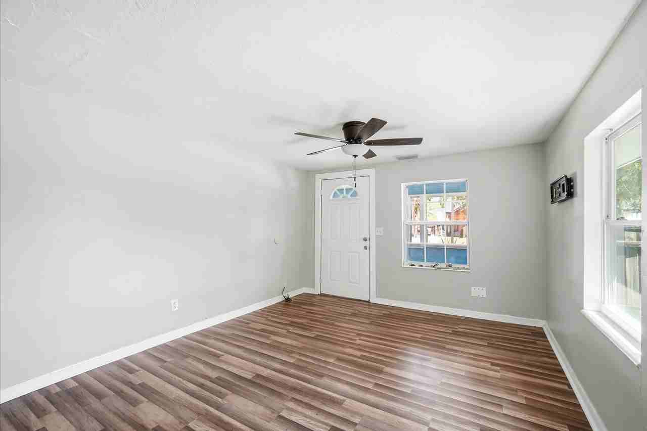 1745 Dayton St S - Photo 5 of 23